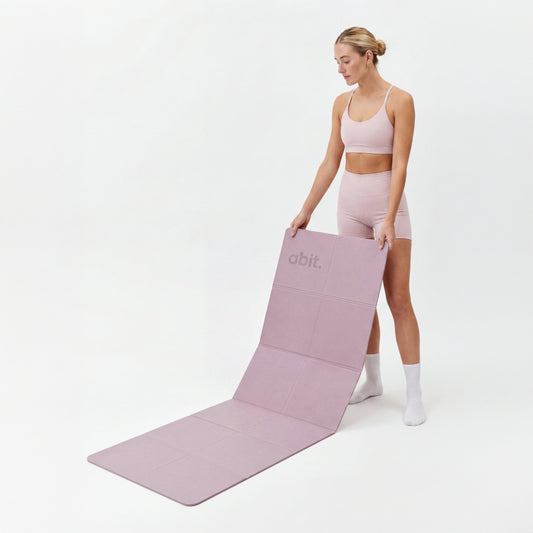 Foldable Yoga Mat vs Roll-Up Mat: Which Is Better for Travel and Small Spaces?